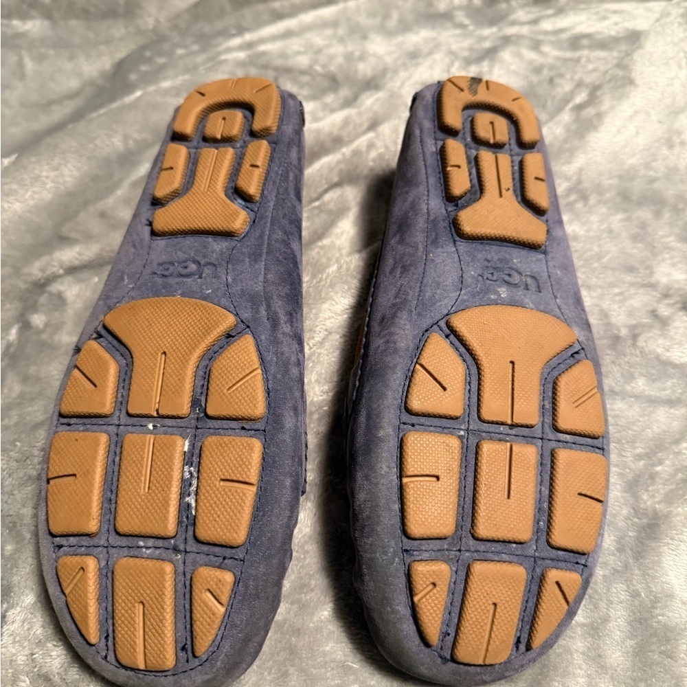 UGG Women's Moccasins in Blue Suede with Tan Accents Size U.S 6.5 - Picture 4 of 6